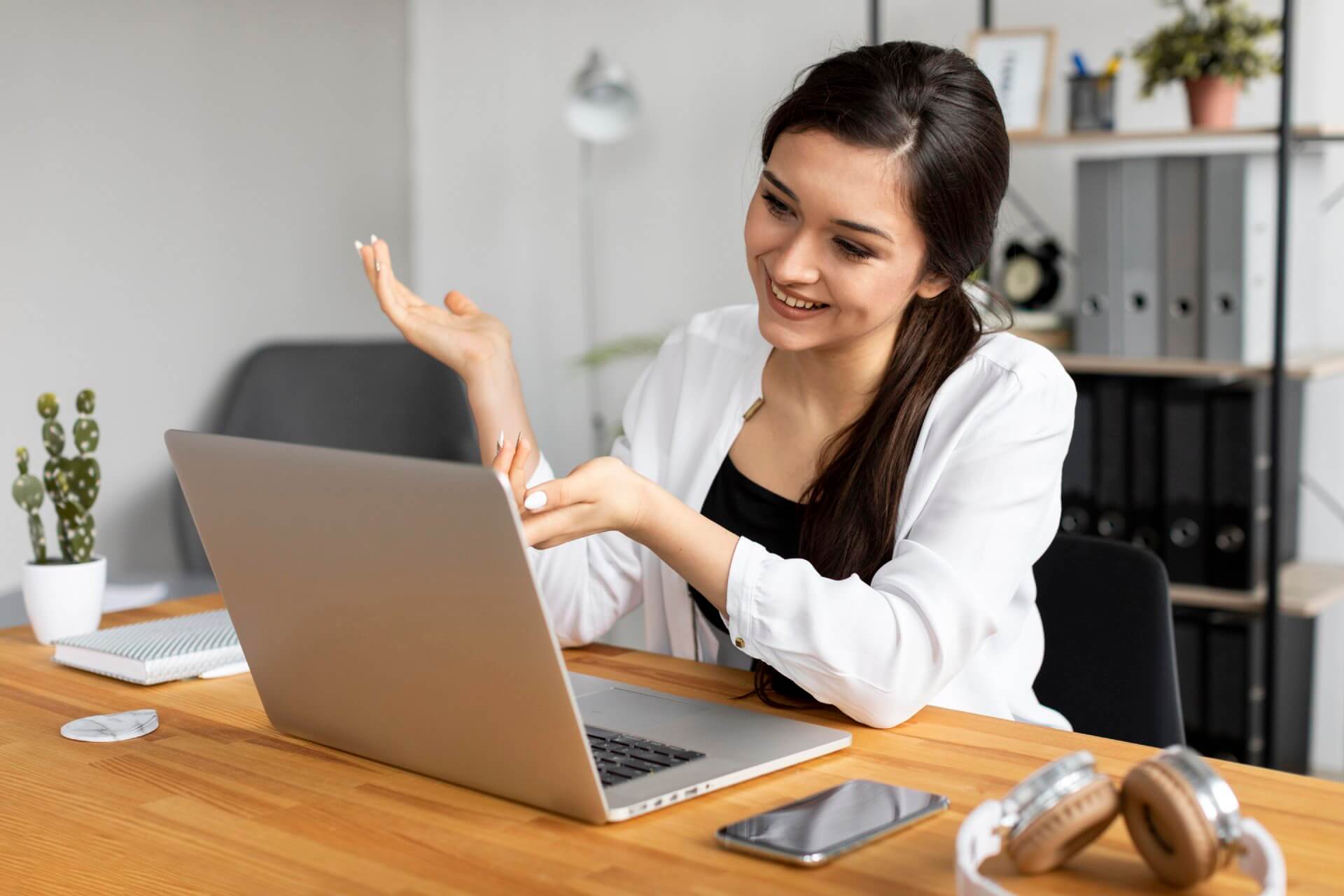 woman working in a modern coworking office woman working in a modern coworking office
